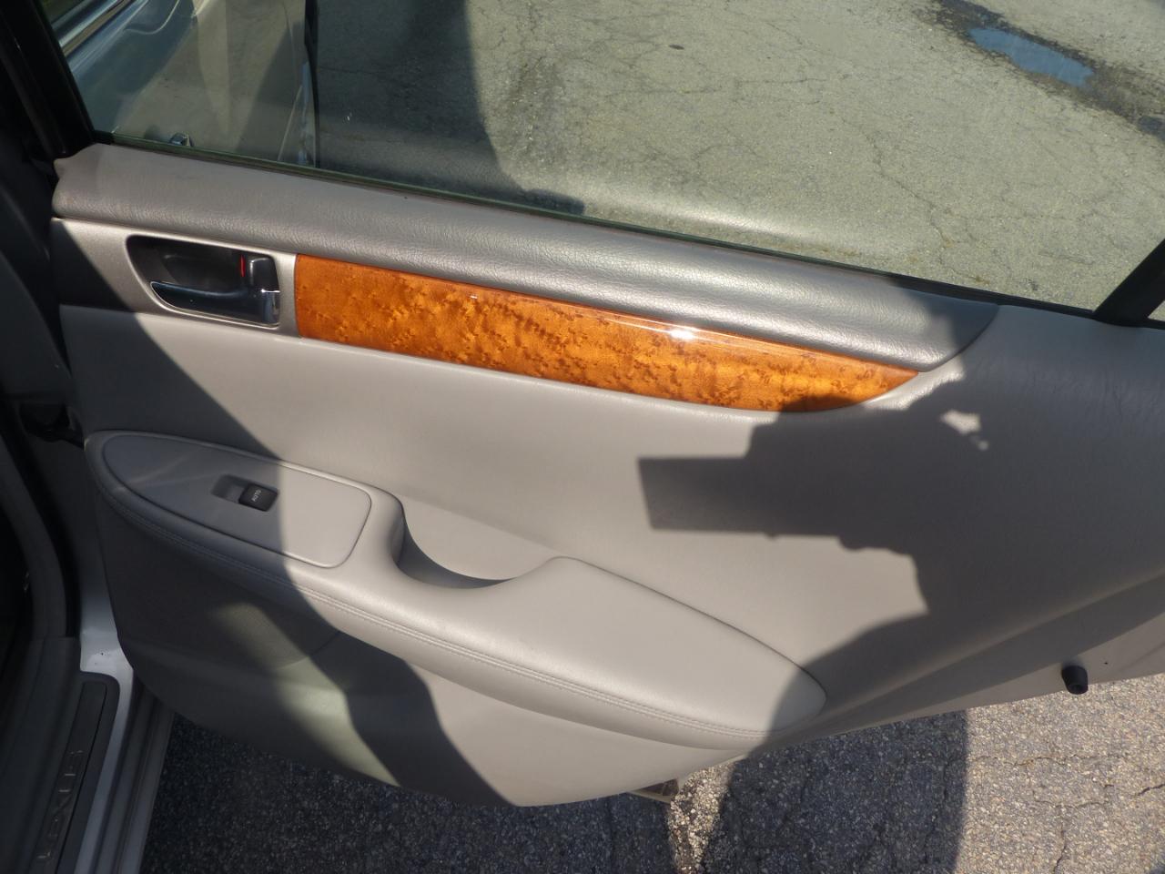Lexus ES 330 Sedan 2005