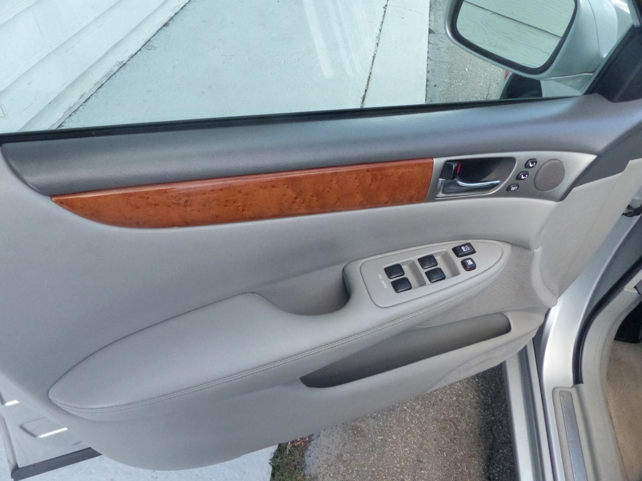 Lexus ES 330 Sedan 2005