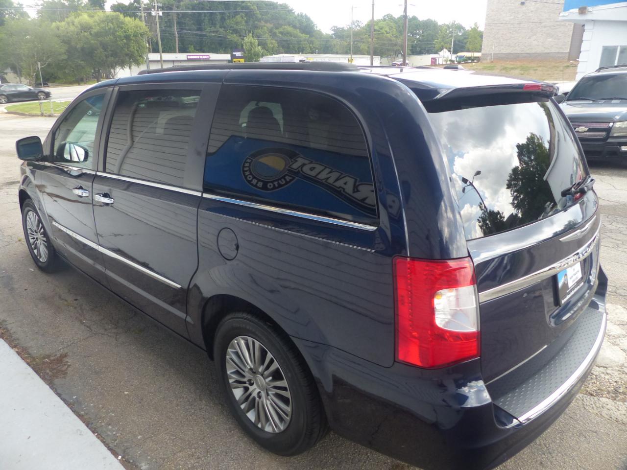 Chrysler Town & Country Touring-L 2014