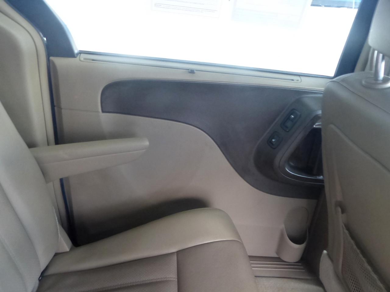 Chrysler Town & Country Touring-L 2014