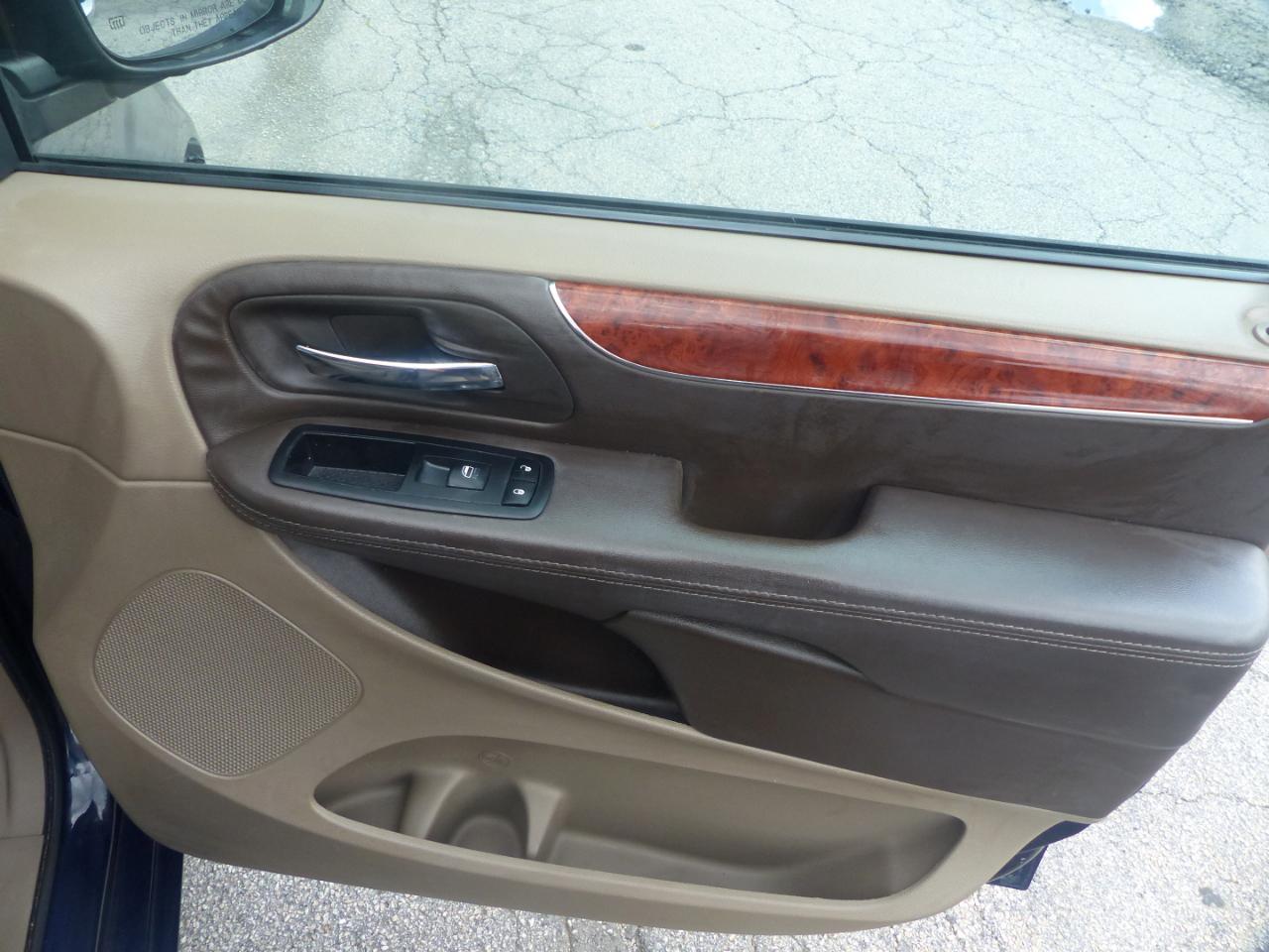 Chrysler Town & Country Touring-L 2014