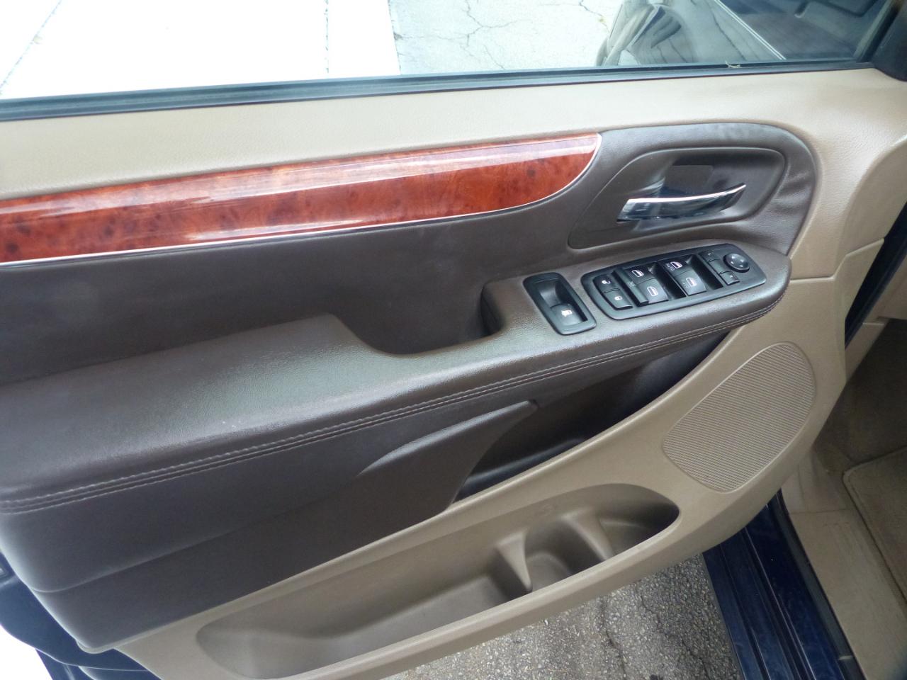 Chrysler Town & Country Touring-L 2014