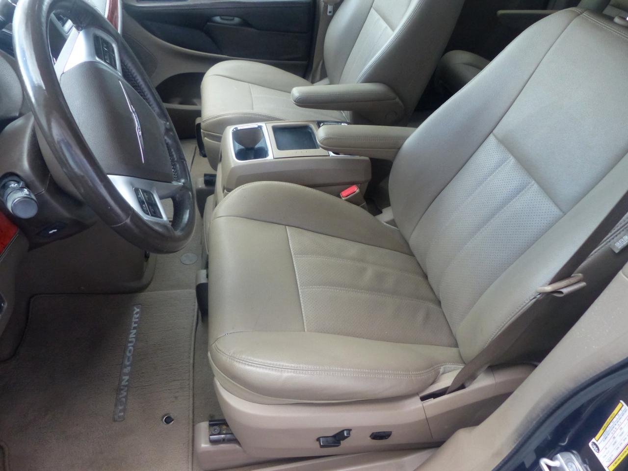 Chrysler Town & Country Touring-L 2014