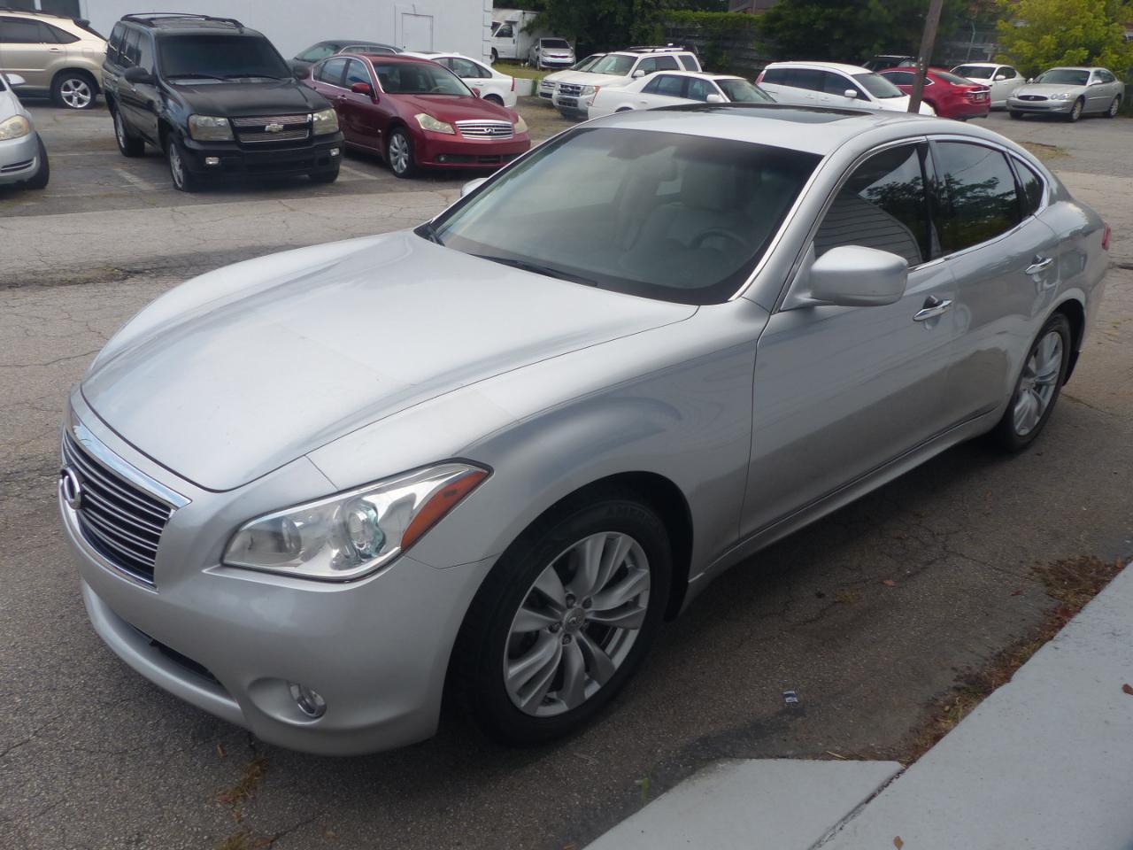 Infiniti M M37 2011