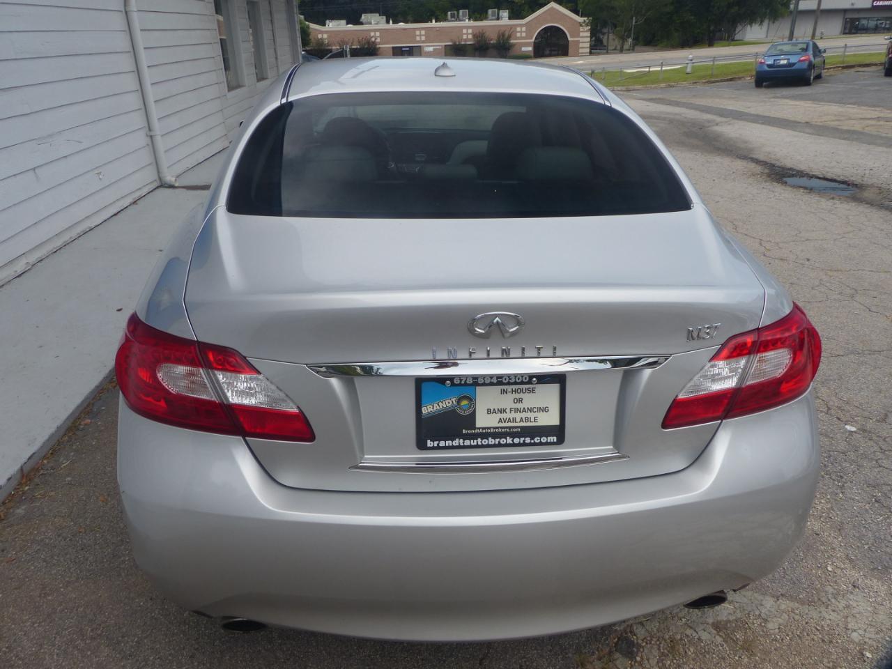 Infiniti M M37 2011
