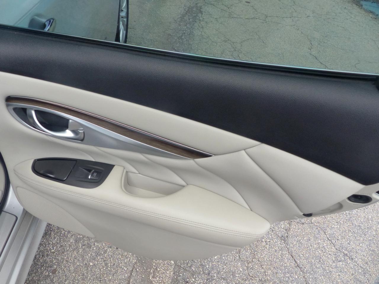 Infiniti M M37 2011