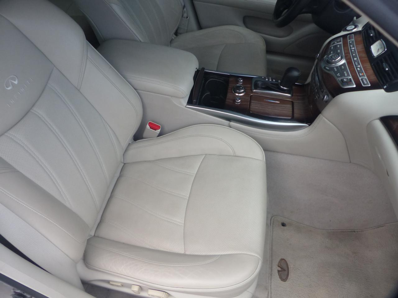Infiniti M M37 2011