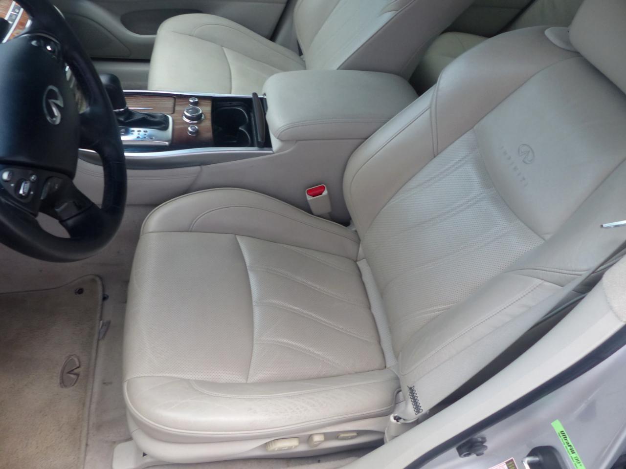 Infiniti M M37 2011