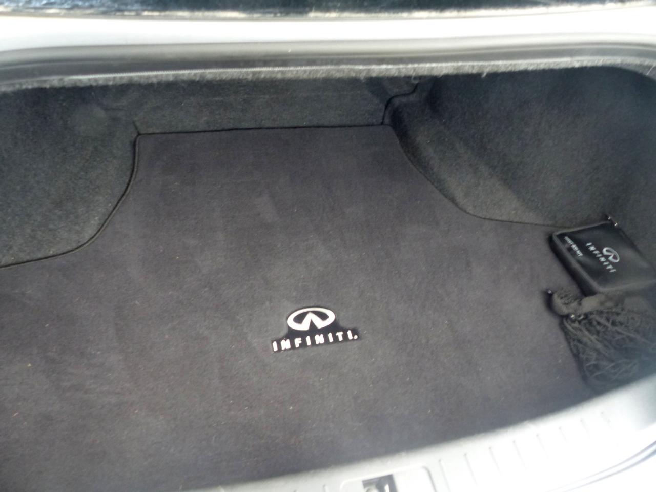 Infiniti M M37 2011