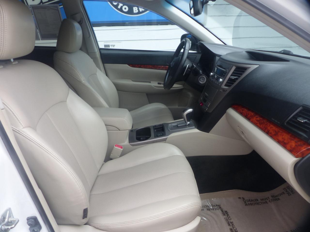 Subaru Outback 2.5i Limited 2011