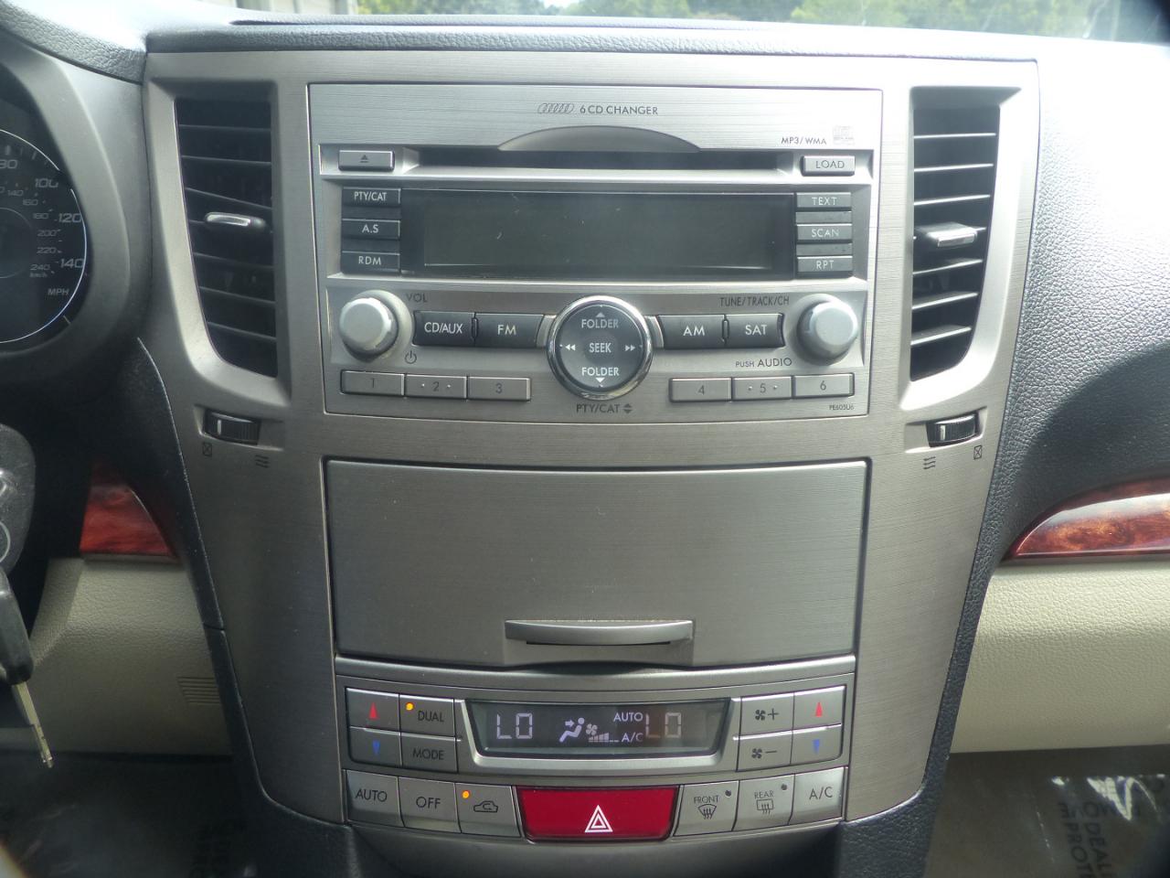 Subaru Outback 2.5i Limited 2011