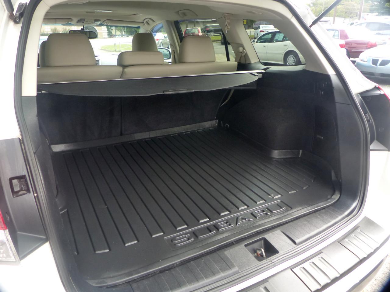 Subaru Outback 2.5i Limited 2011