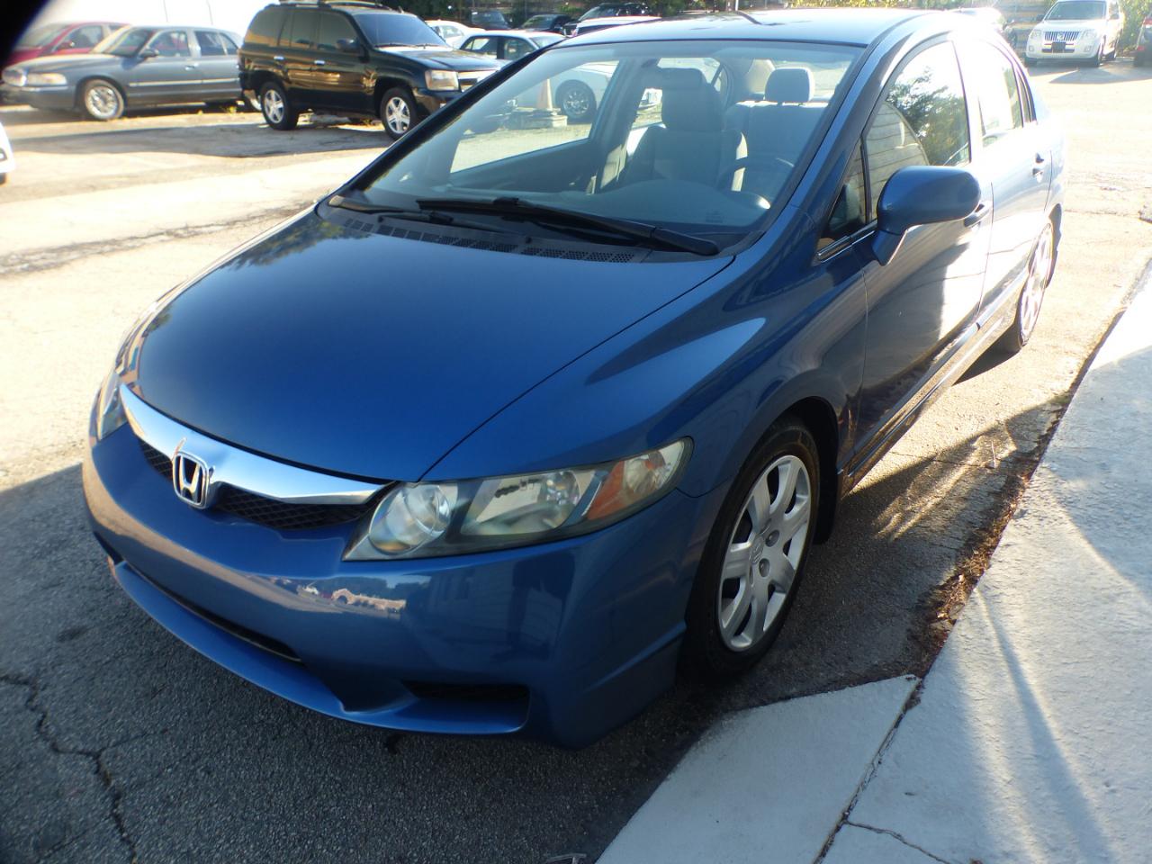 Honda Civic LX Sedan 5-Speed AT 2011