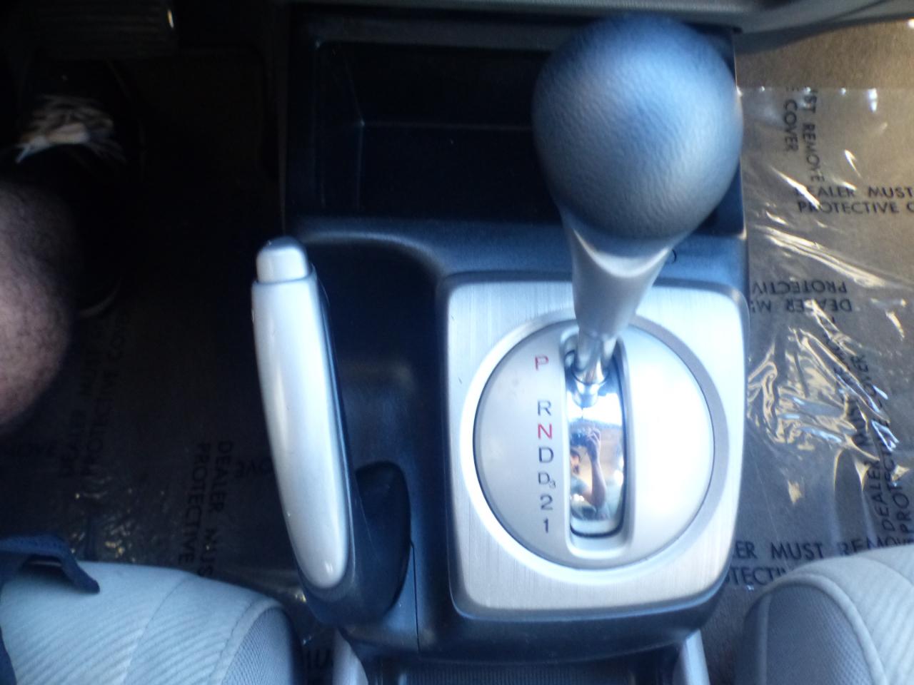 Honda Civic LX Sedan 5-Speed AT 2011
