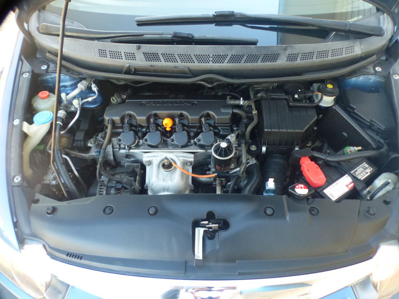 Honda Civic LX Sedan 5-Speed AT 2011