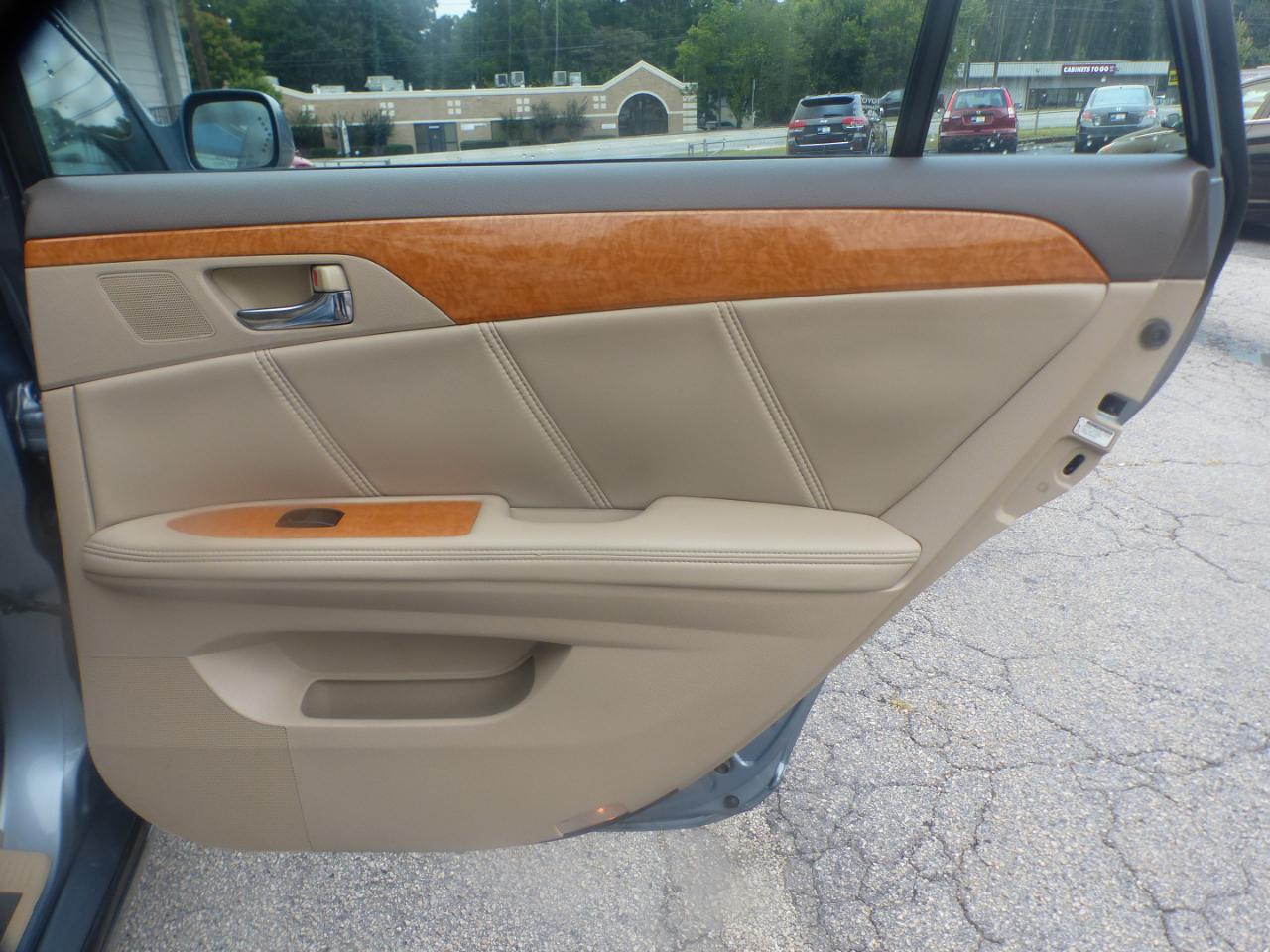Toyota Avalon Limited 2005