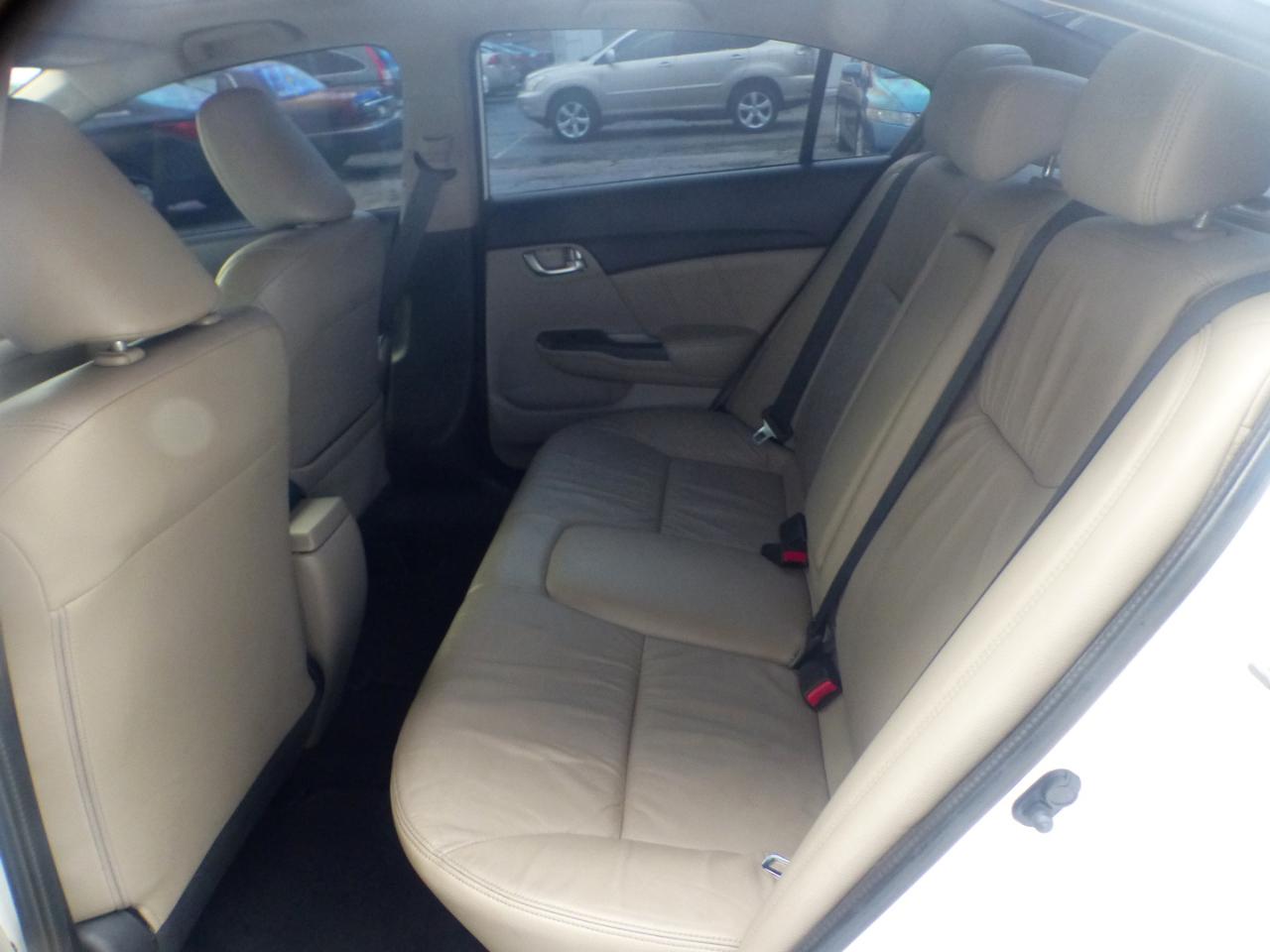 Honda Civic EX-L Sedan 5-Speed AT 2013