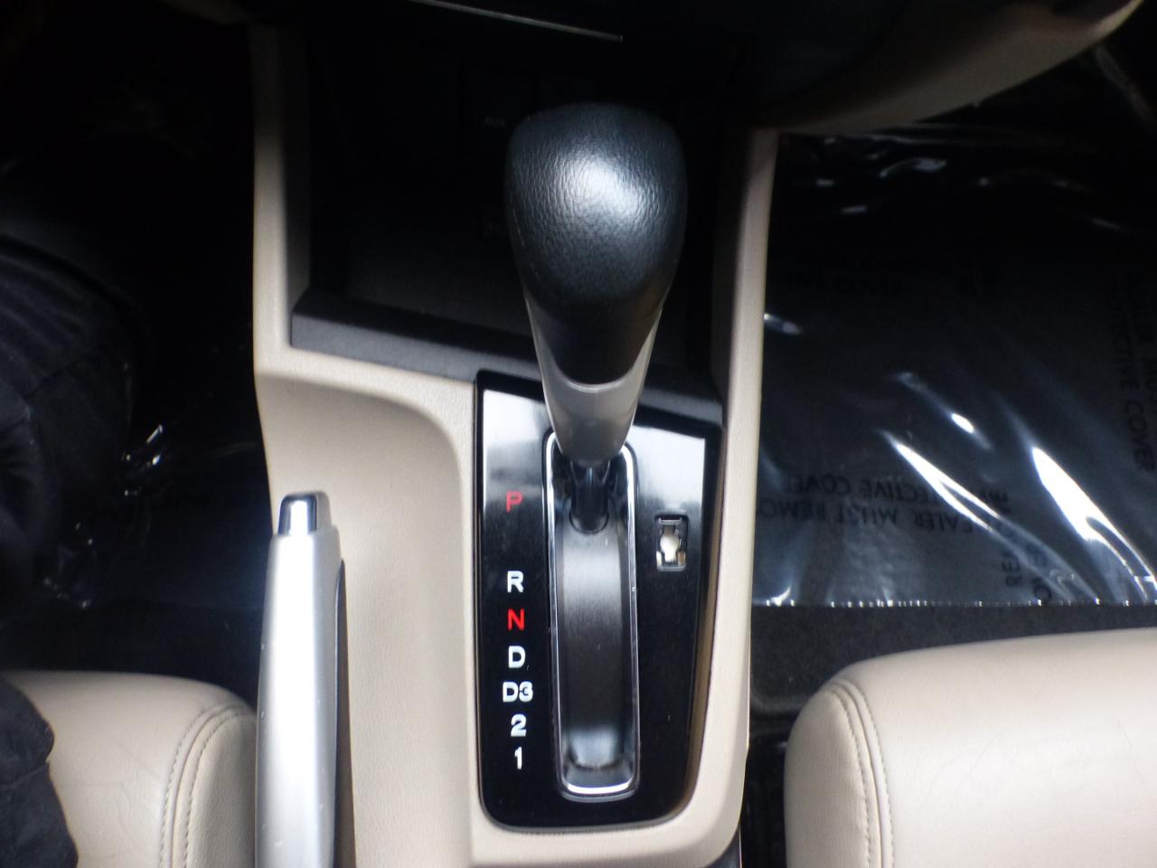 Honda Civic EX-L Sedan 5-Speed AT 2013