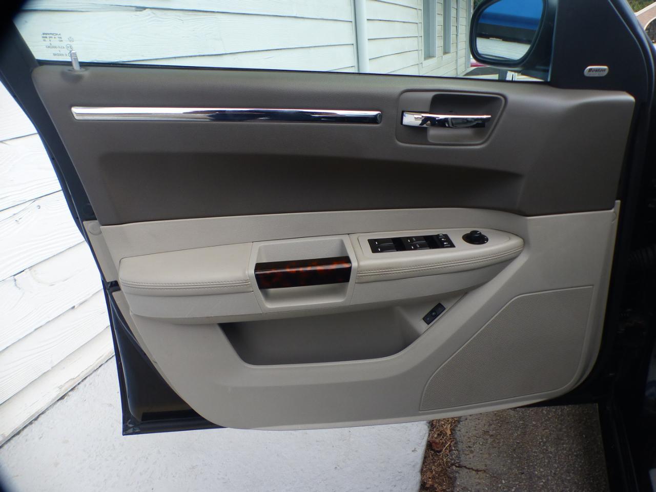 Chrysler 300 C HEMI RWD 2009