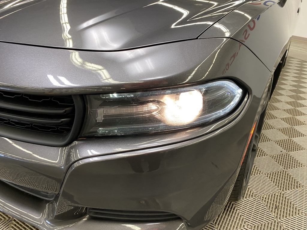 2017 Dodge Charger R/T photo 3