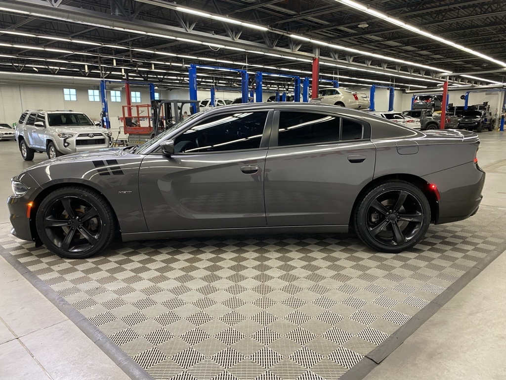 2017 Dodge Charger R/T photo 7