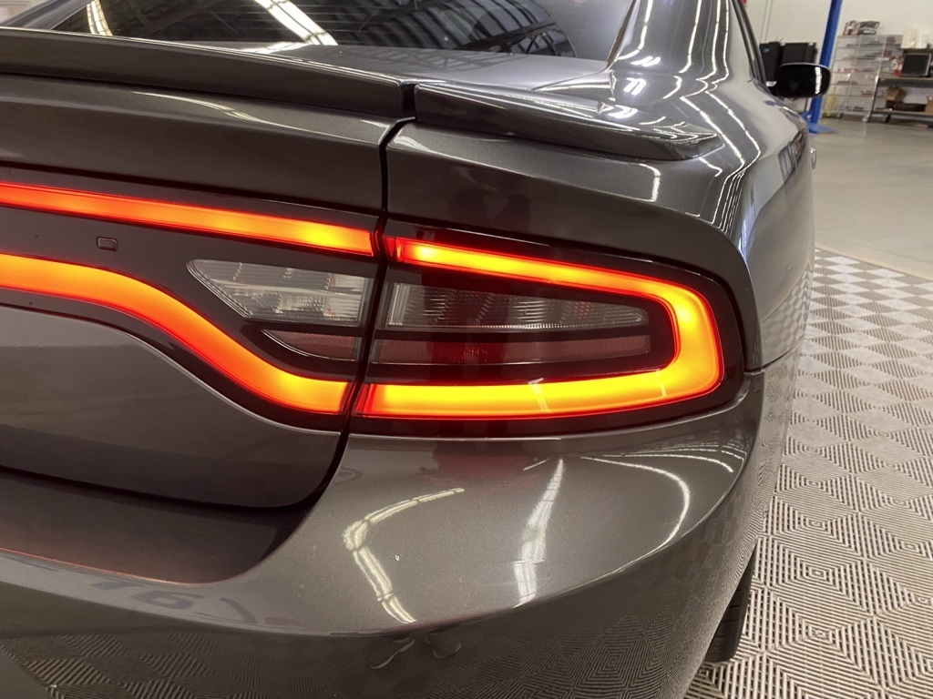 2017 Dodge Charger R/T photo 8