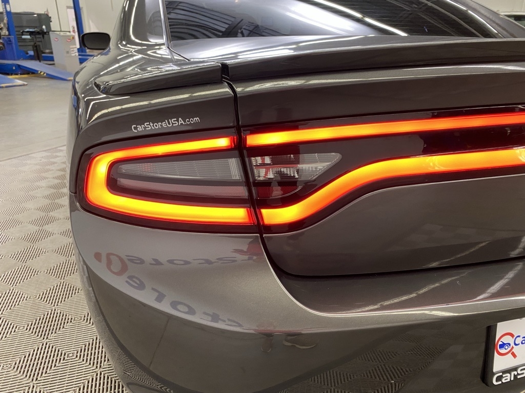 2017 Dodge Charger R/T photo 10