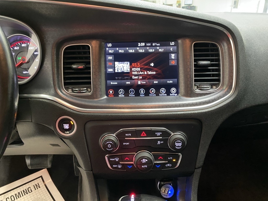 2017 Dodge Charger R/T photo 17