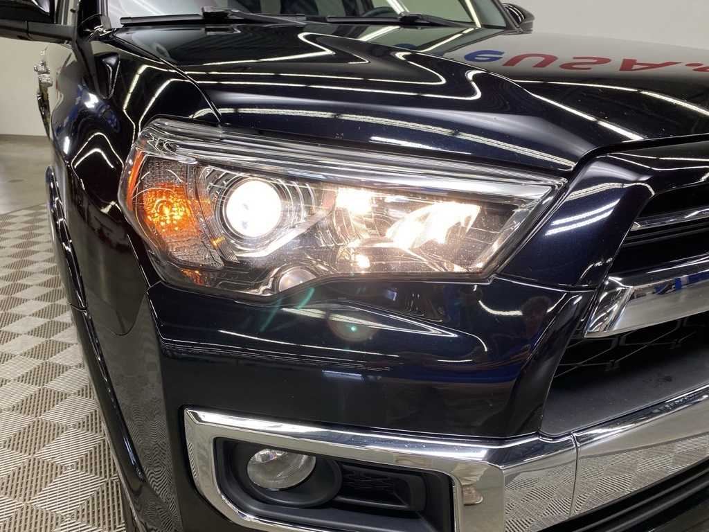 2020 Toyota 4Runner Base photo 2