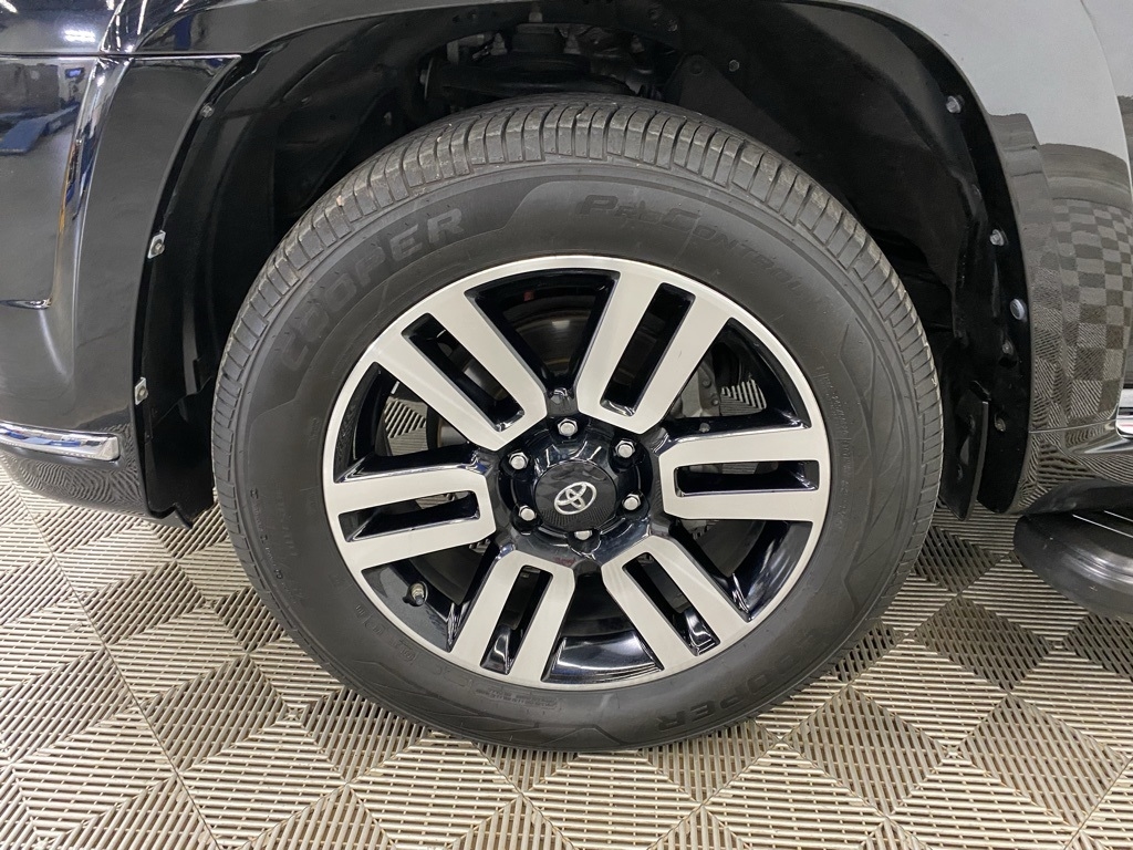 2020 Toyota 4Runner Base photo 8