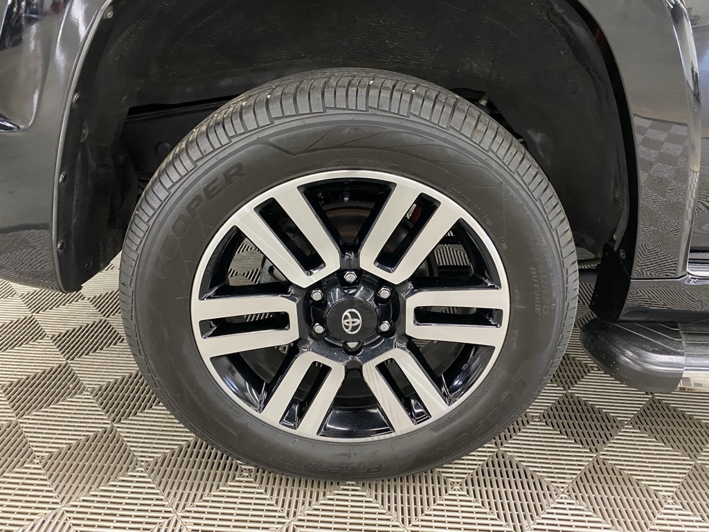 2020 Toyota 4Runner Base photo 12