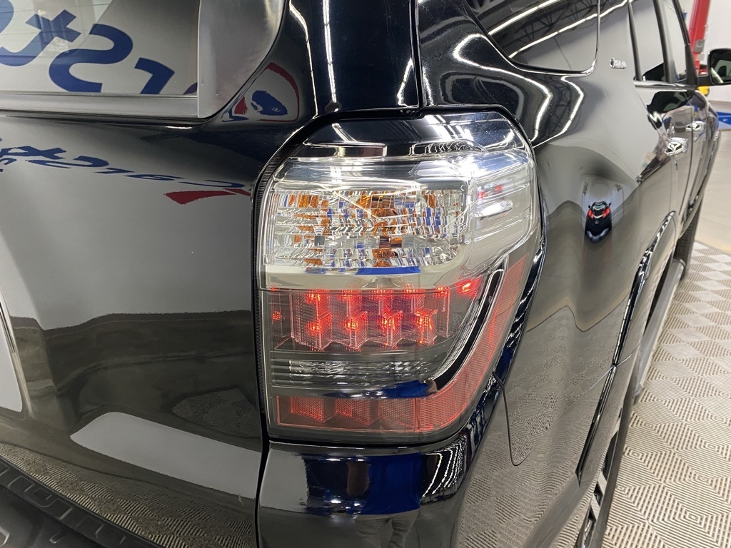 2020 Toyota 4Runner Base photo 14