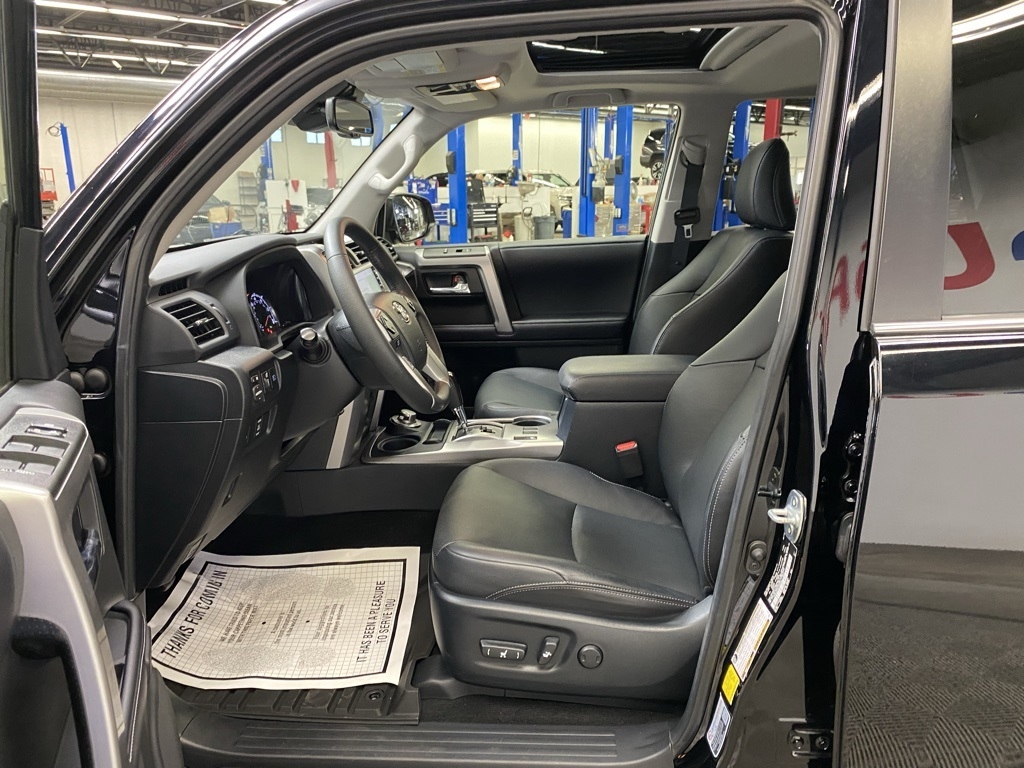 2020 Toyota 4Runner Base photo 24