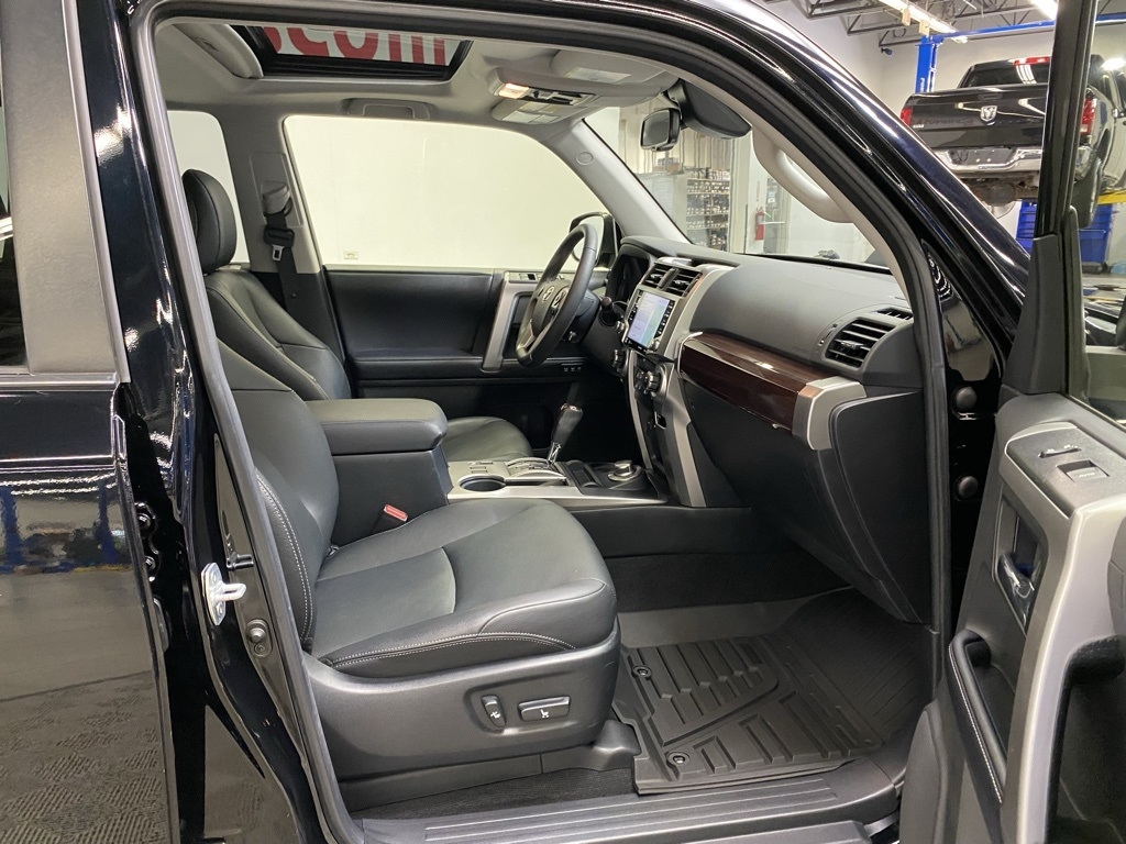 2020 Toyota 4Runner Base photo 39