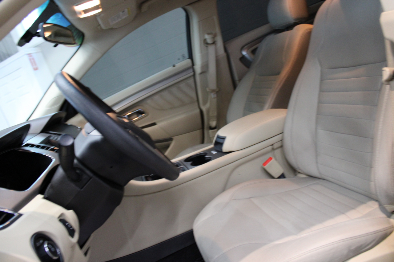2018 Ford Taurus SE photo 11