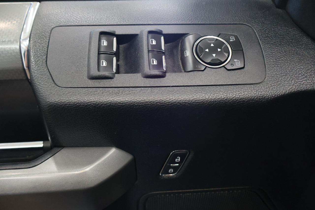 Ford F-150 photo 17