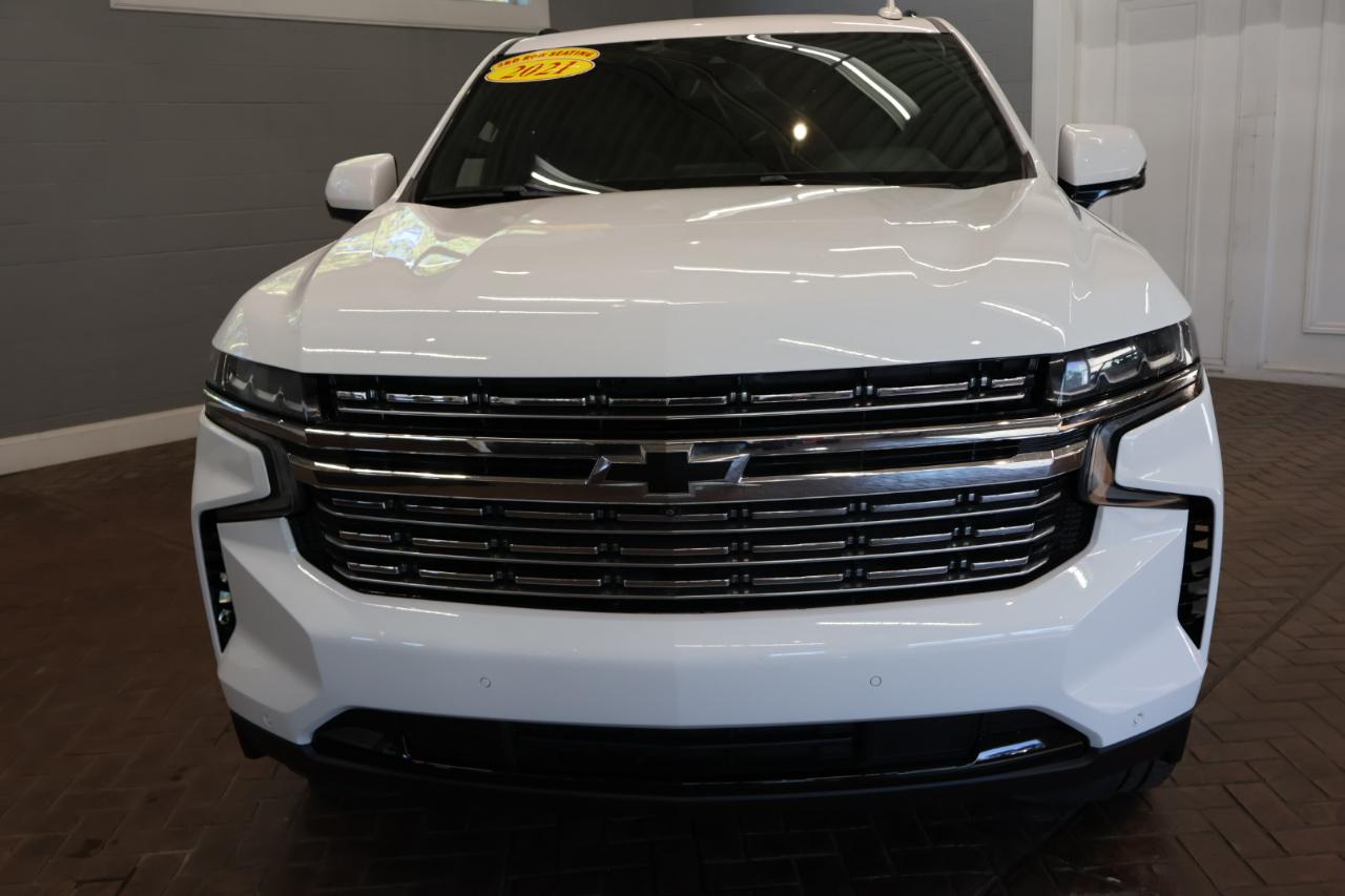 Chevrolet Suburban photo 2
