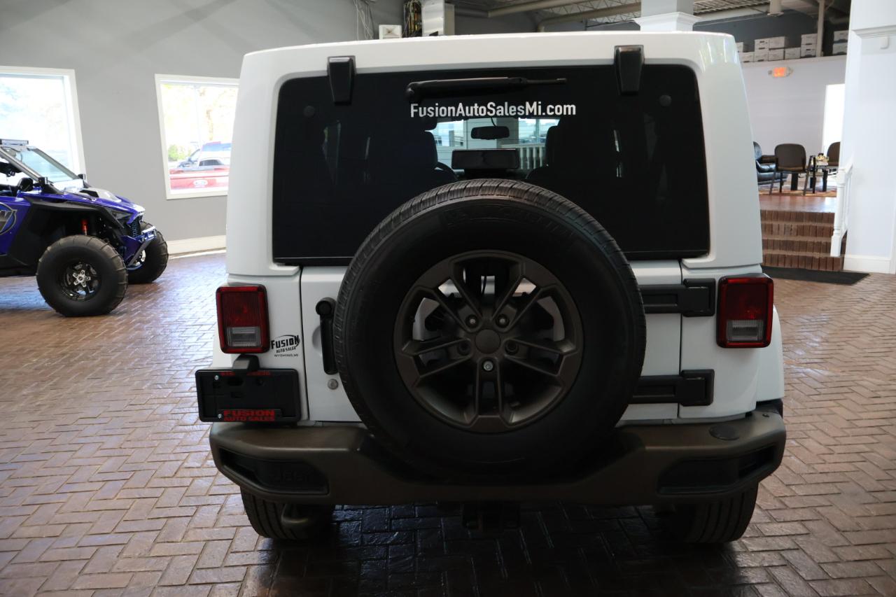 Jeep Wrangler photo 6