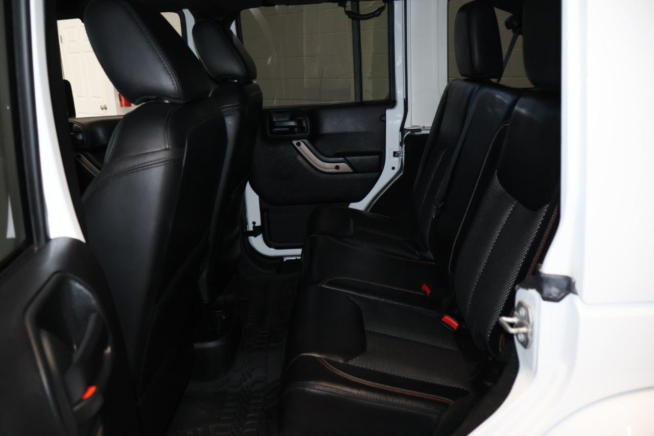 Jeep Wrangler photo 12