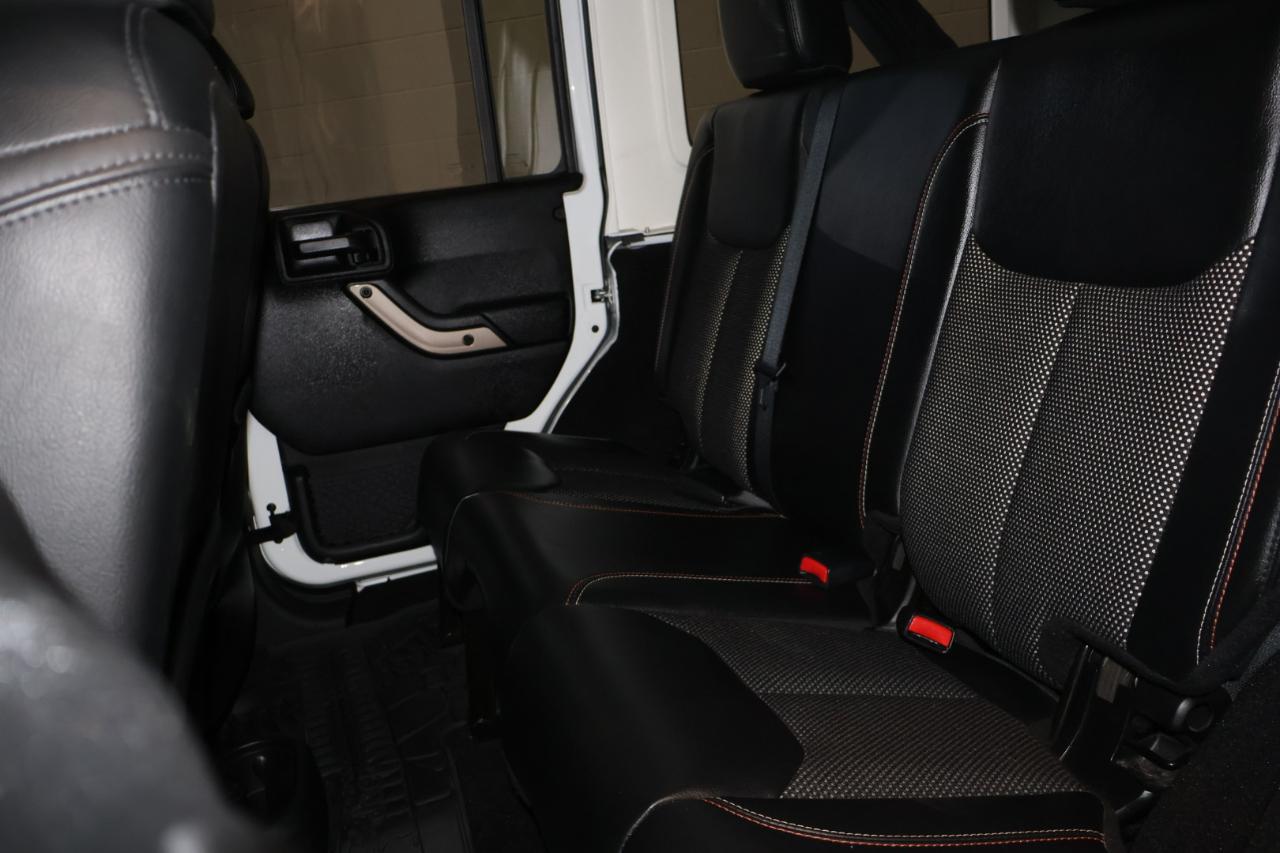 Jeep Wrangler photo 13