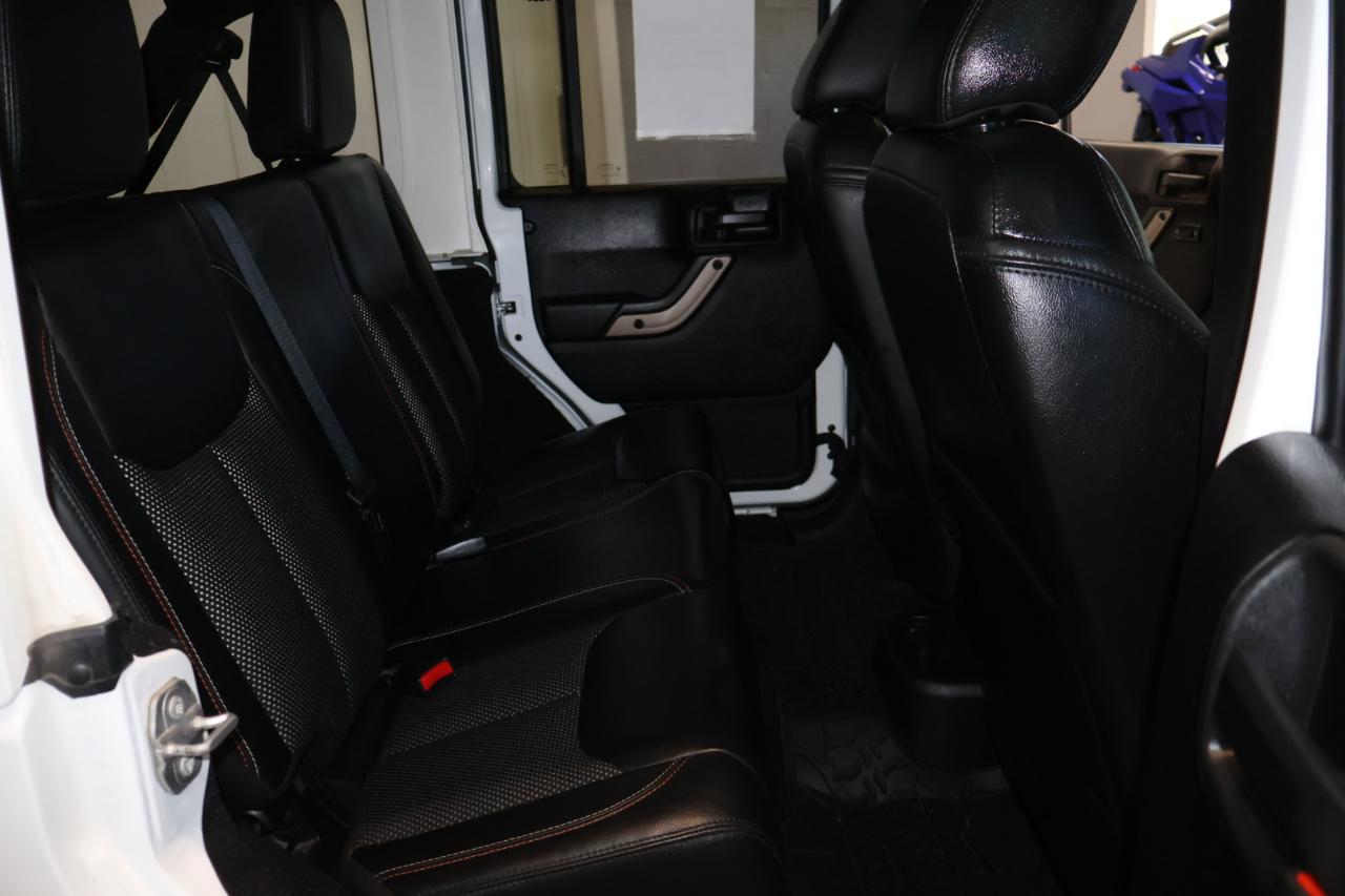 Jeep Wrangler photo 17