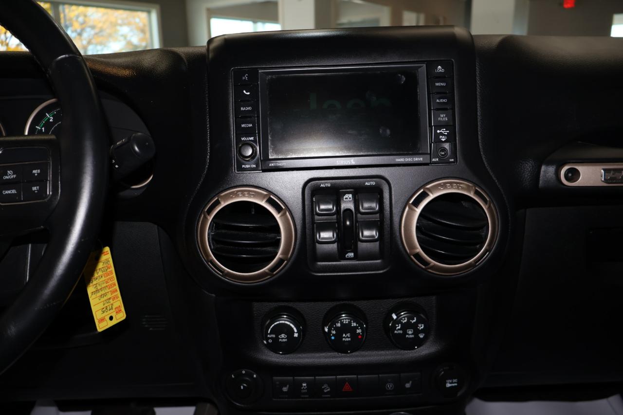 Jeep Wrangler photo 19
