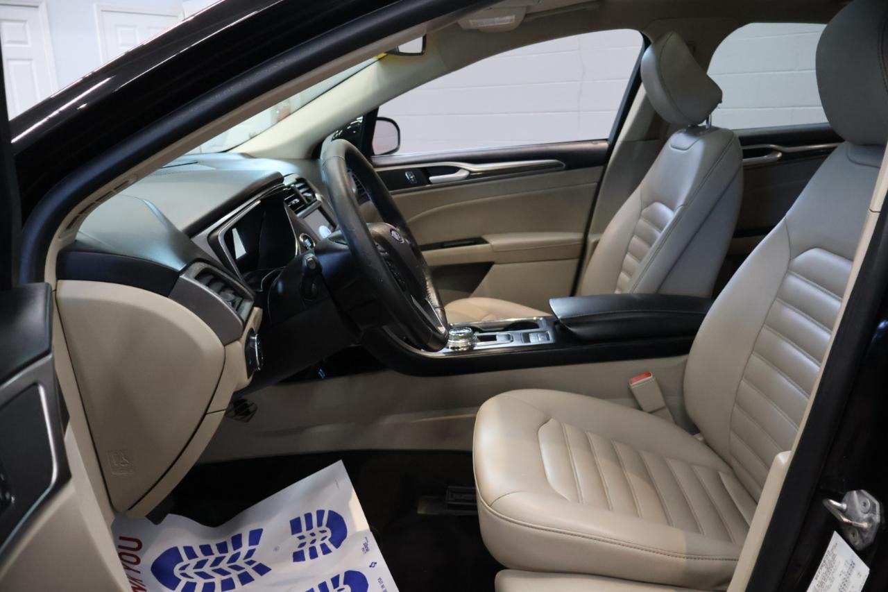Ford Fusion photo 8