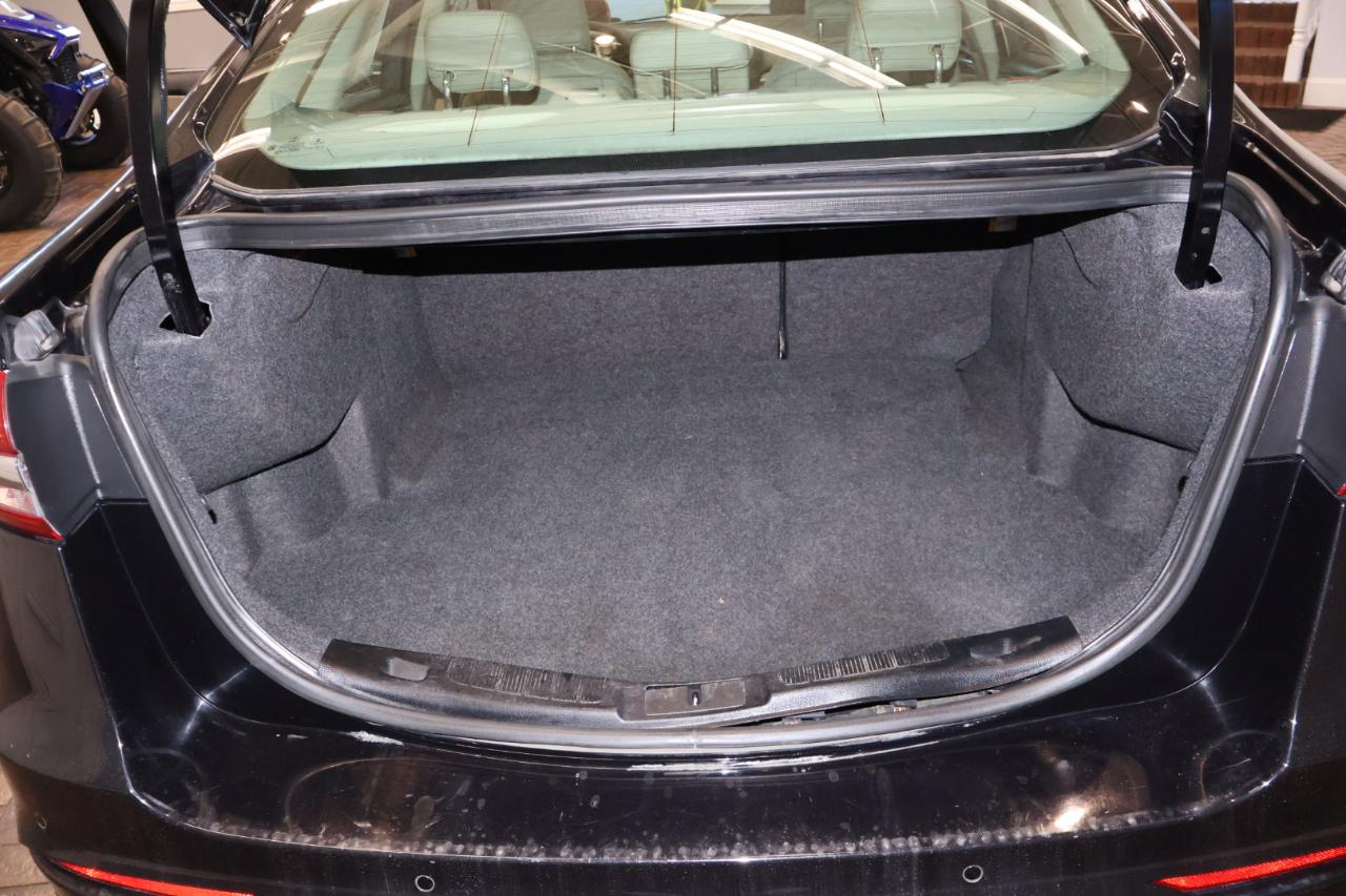 Ford Fusion photo 11