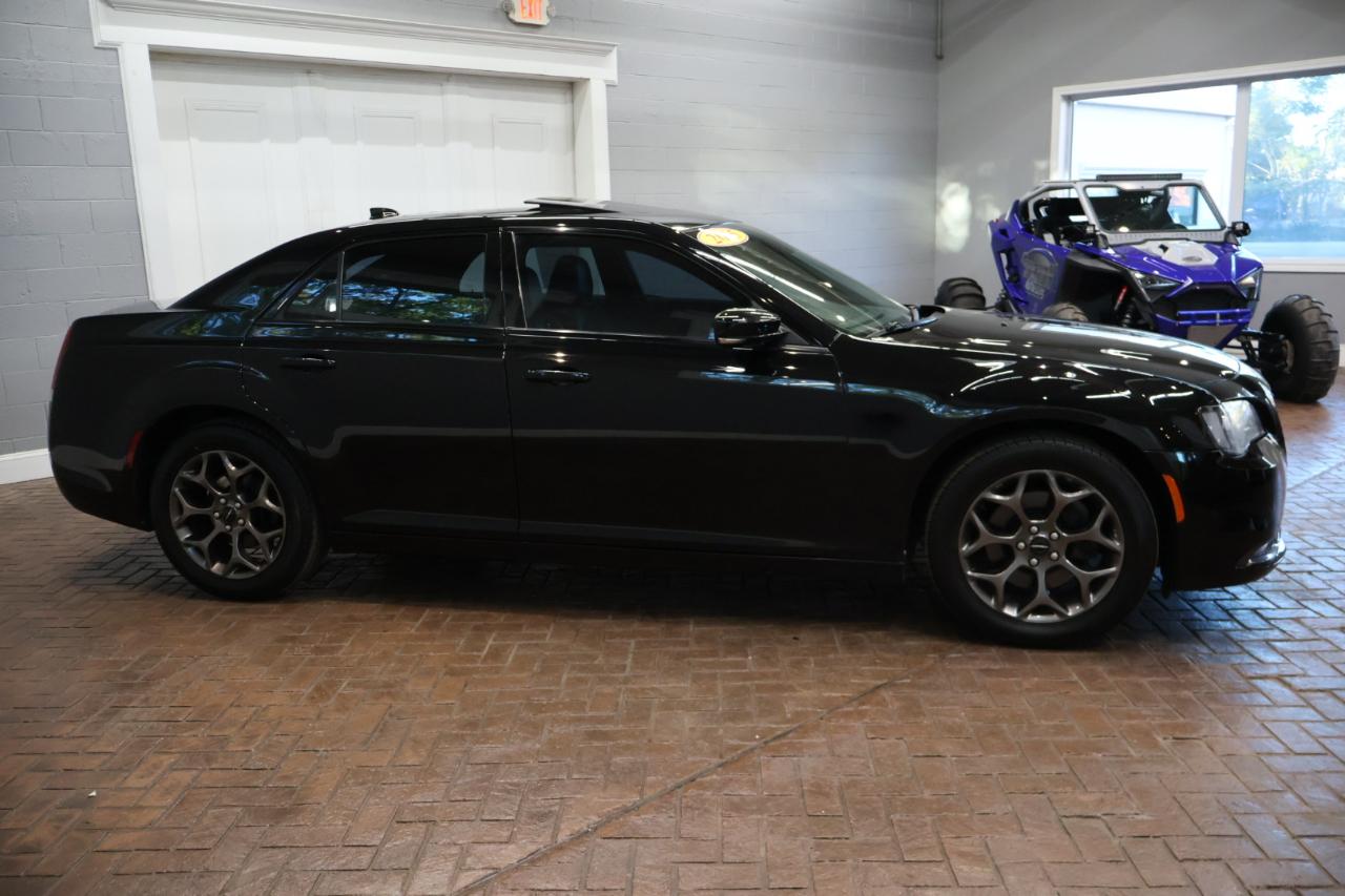 Chrysler 300 photo 7