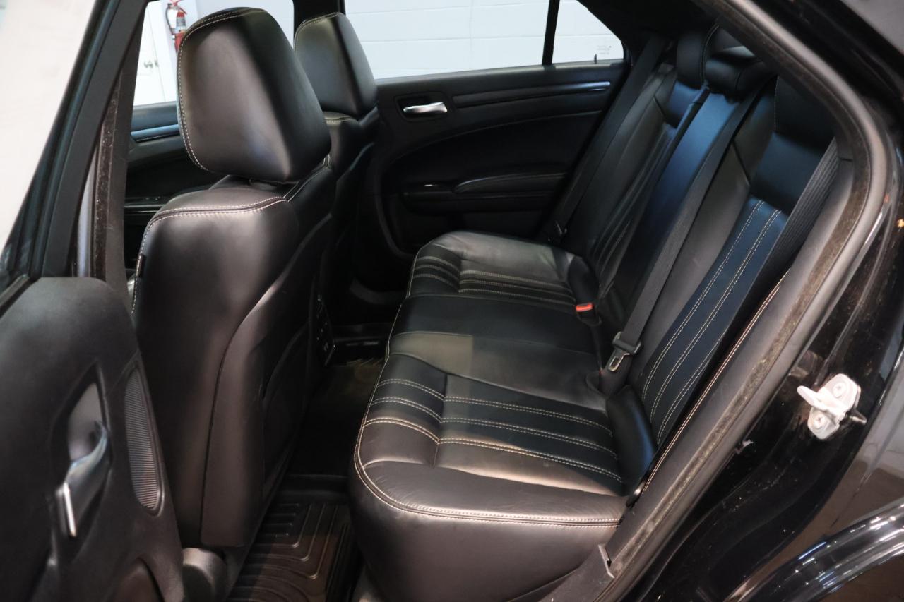 Chrysler 300 photo 12