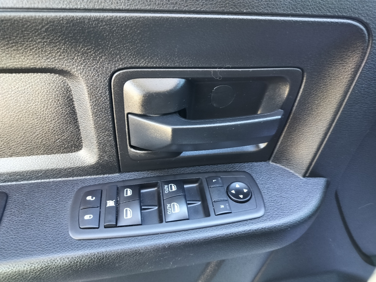 RAM 2500 Tradesman 4x4 Crew Cab 6'4" Box 2021 RAM 2500 Tradesman 4x4 Crew Cab 6'4" Box 2021