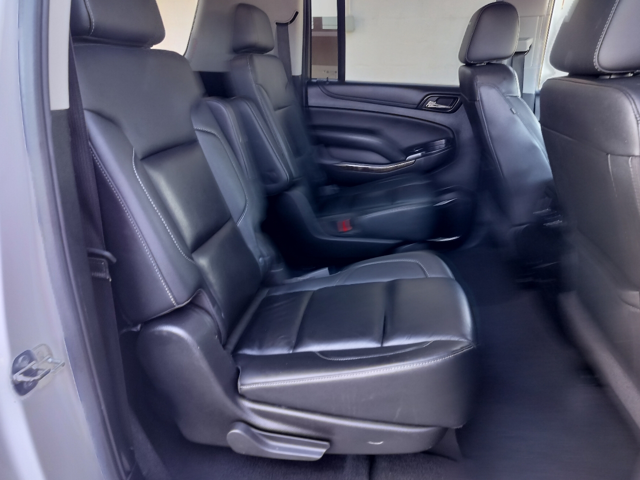 Chevrolet Suburban 4WD 4dr LT 2020