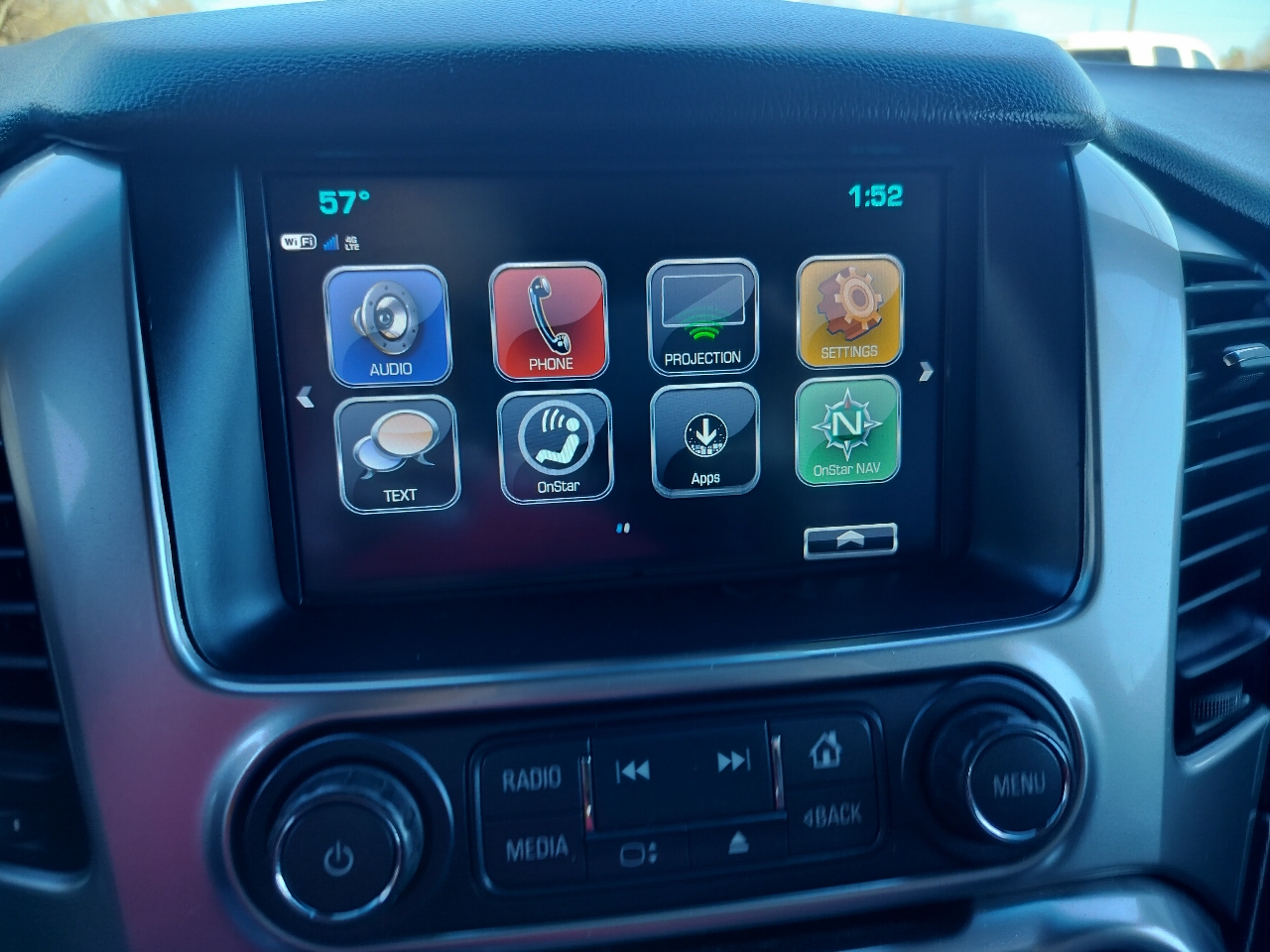 Chevrolet Suburban 4WD 4dr LT 2020