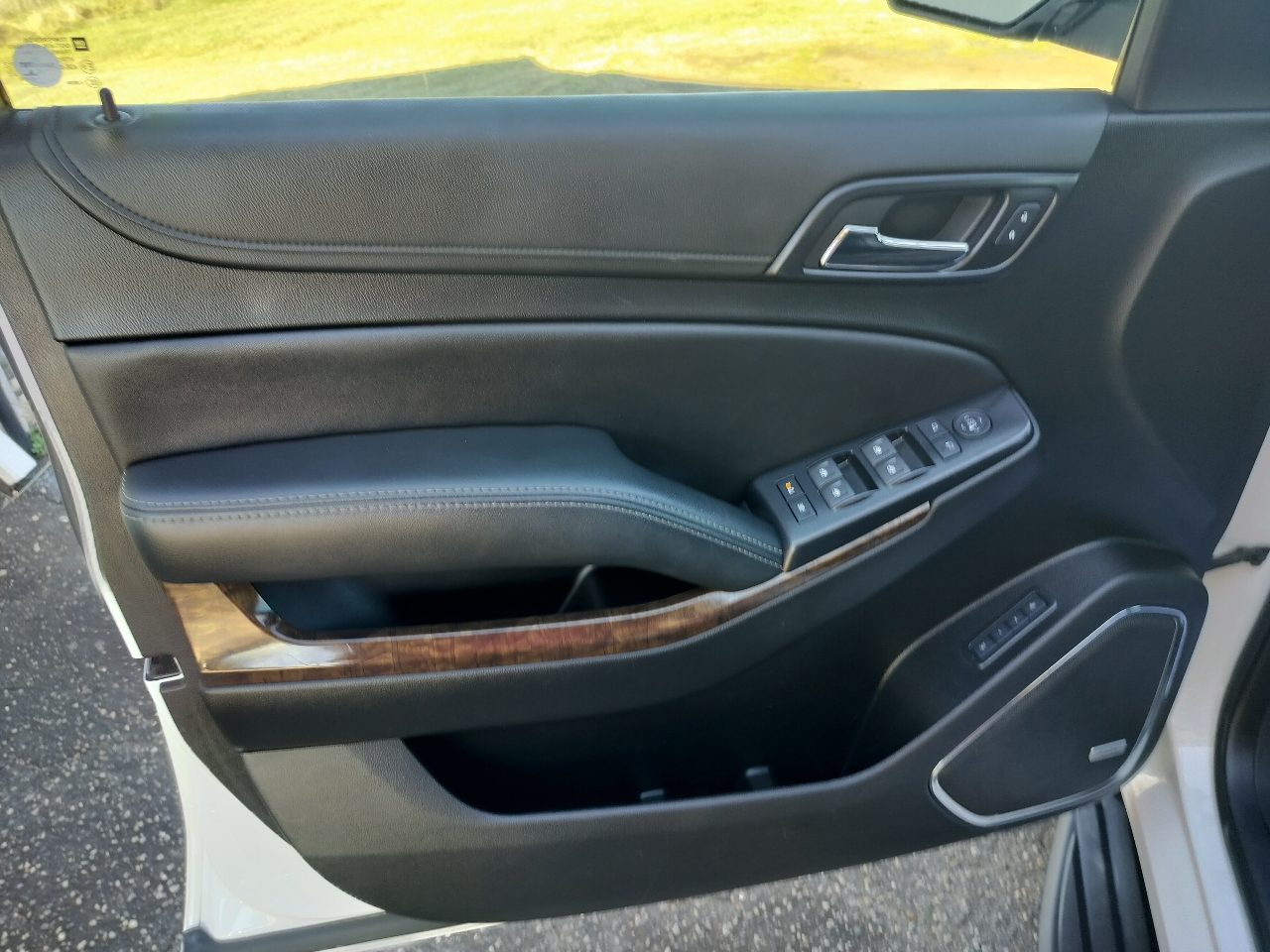 Chevrolet Suburban 4WD 4dr LT 2020